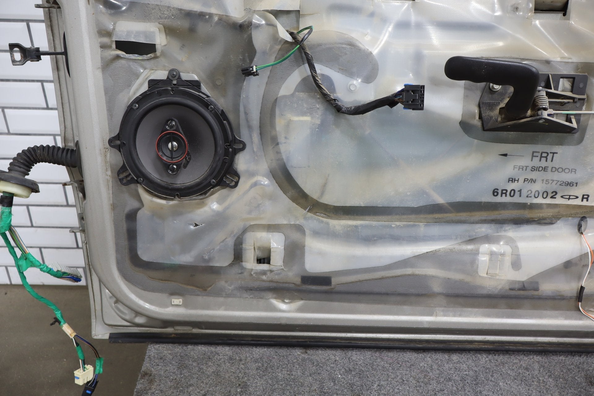 1999-2007 Chevrolet Silverado 2500 GMT800- Right Front Door PN: 15017224