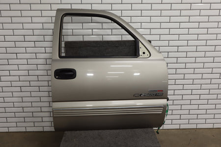 1999-2007 Chevrolet Silverado 2500 GMT800- Right Front Door PN: 15017224