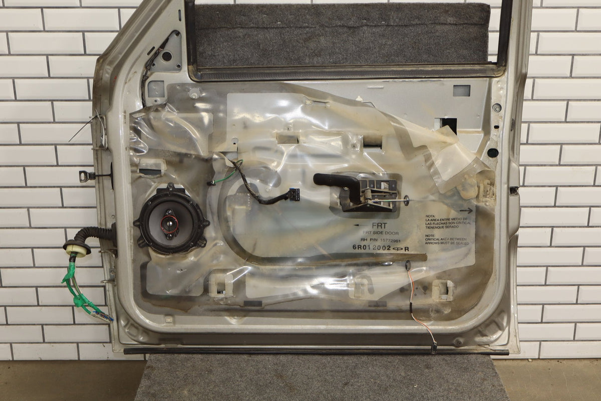 1999-2007 Chevrolet Silverado 2500 GMT800- Right Front Door PN: 15017224