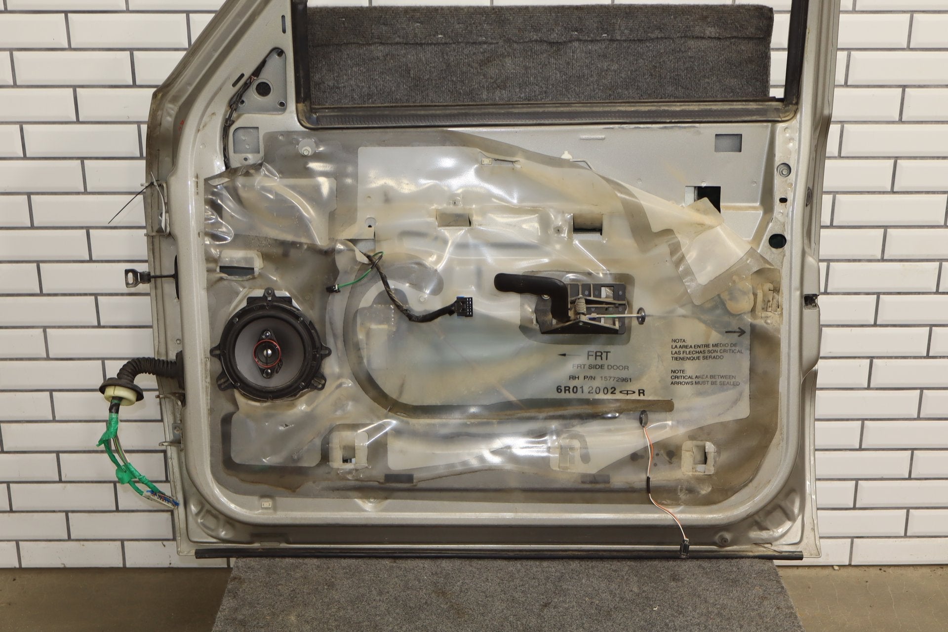 1999-2007 Chevrolet Silverado 2500 GMT800- Right Front Door PN: 15017224