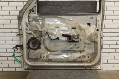 1999-2007 Chevrolet Silverado 2500 GMT800- Right Front Door PN: 15017224