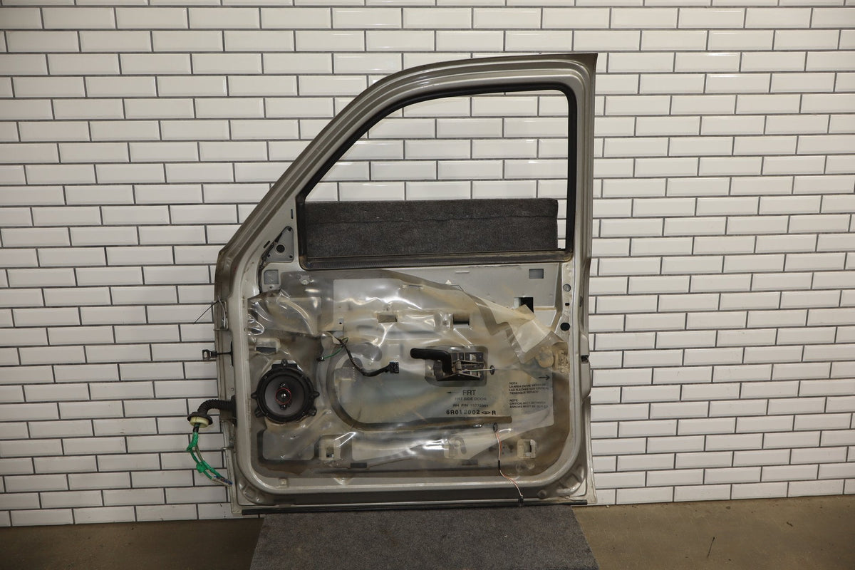 1999-2007 Chevrolet Silverado 2500 GMT800- Right Front Door PN: 15017224