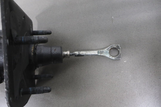 1999 - 2007 Chevrolet Silverado 2500 HD Power Brake Booster 15861643 OEM