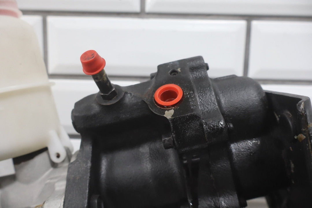 1999 - 2007 Chevrolet Silverado 2500 HD Power Brake Booster 15861643 OEM