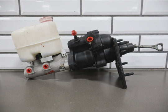 1999 - 2007 Chevrolet Silverado 2500 HD Power Brake Booster 15861643 OEM