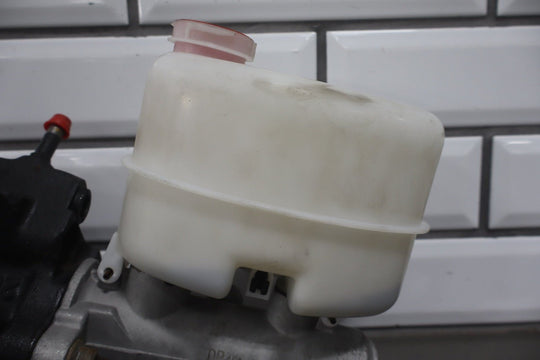 1999 - 2007 Chevrolet Silverado 2500 HD Power Brake Booster 15861643 OEM