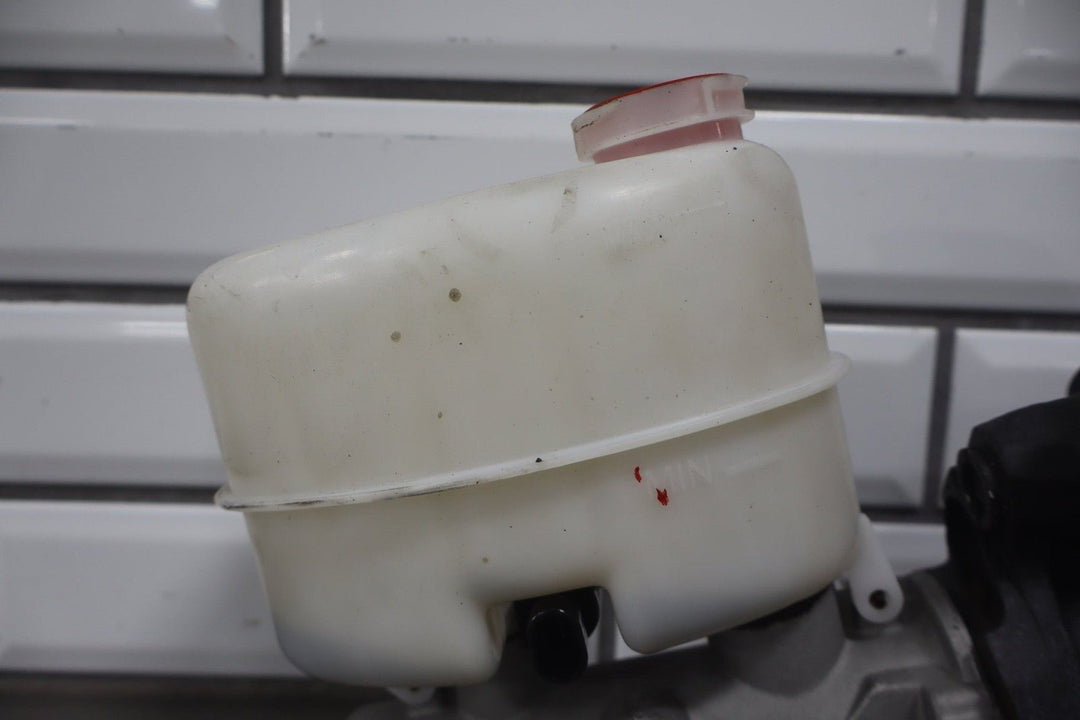 1999 - 2007 Chevrolet Silverado 2500 HD Power Brake Booster 15861643 OEM