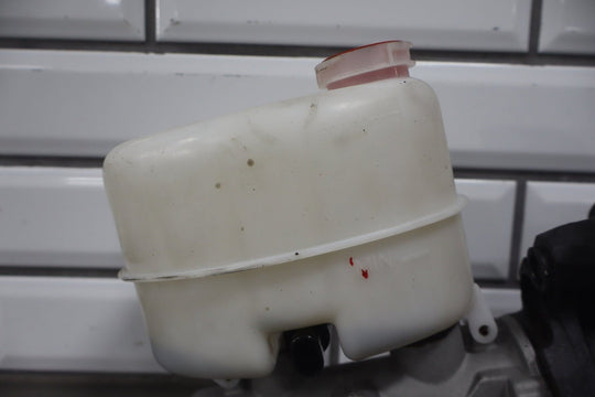 1999 - 2007 Chevrolet Silverado 2500 HD Power Brake Booster 15861643 OEM