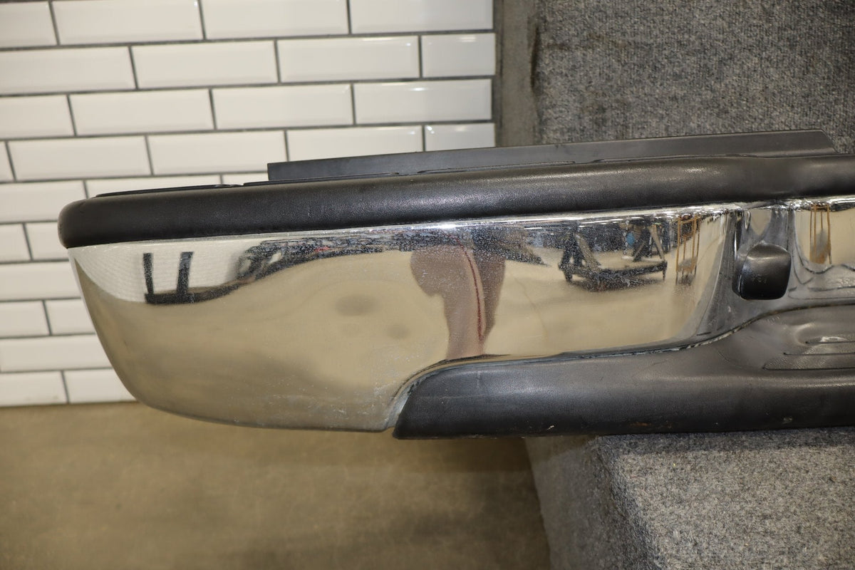 1999-2007 Chevrolet Silverado 2500 Rear Bumper Assembly Chrome GMT800