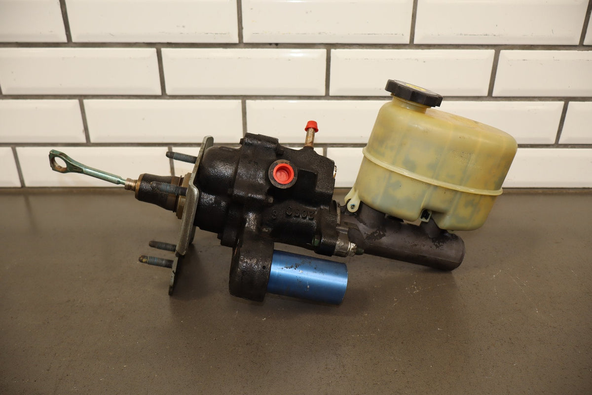 1999-2007 Chevrolet Silverado 3500 Brake Booster 15861643 OEM