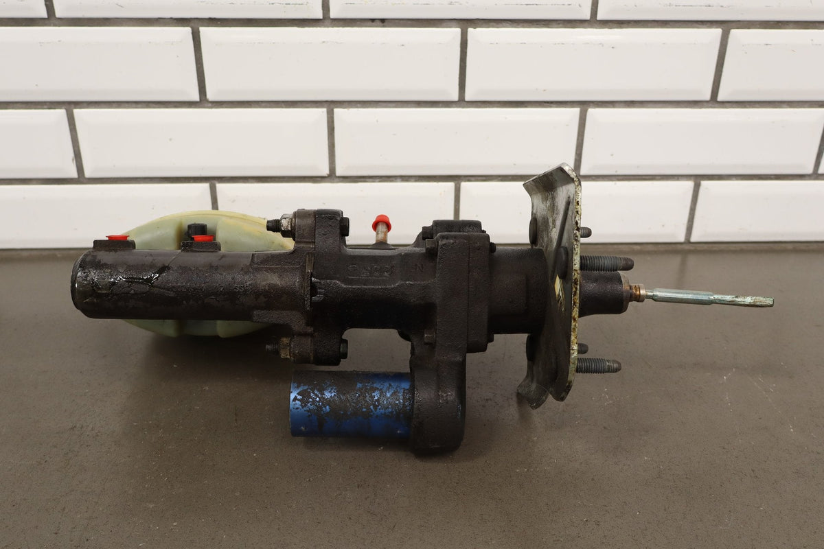 1999-2007 Chevrolet Silverado 3500 Brake Booster 15861643 OEM