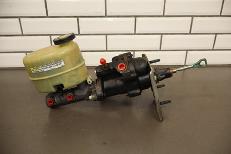 1999-2007 Chevrolet Silverado 3500 Brake Booster 15861643 OEM
