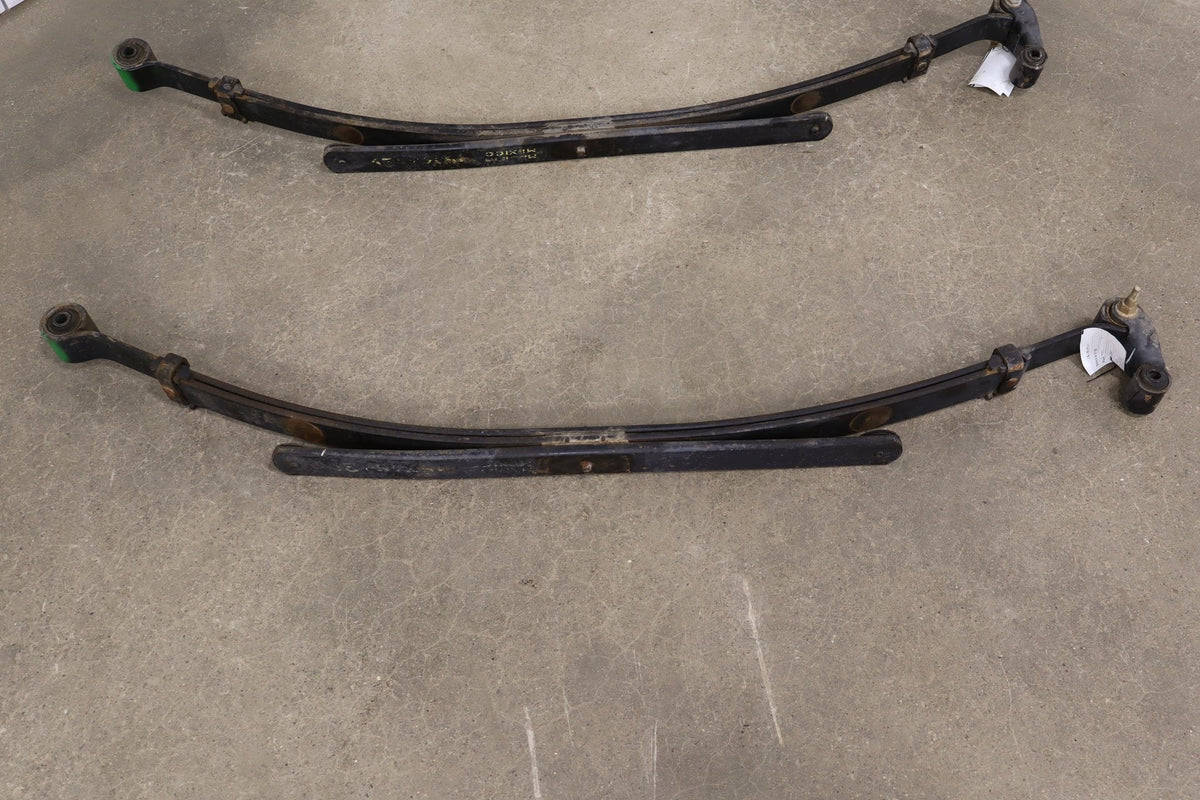 1999-2007 Chevrolet Silverado Pair - Rear Leaf Springs 15246971 OEM
