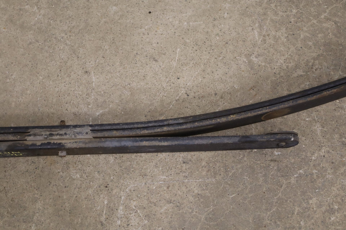 1999-2007 Chevrolet Silverado Pair - Rear Leaf Springs 15246971 OEM