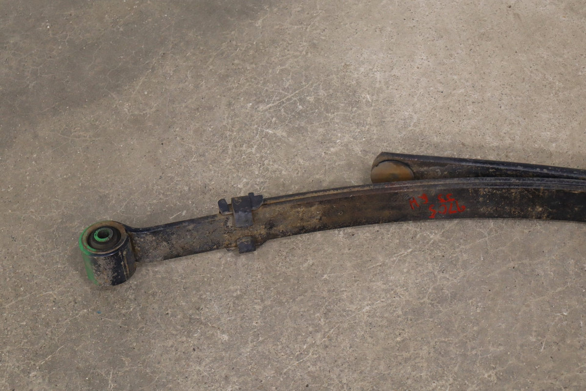 1999-2007 Chevrolet Silverado Pair - Rear Leaf Springs 15246971 OEM
