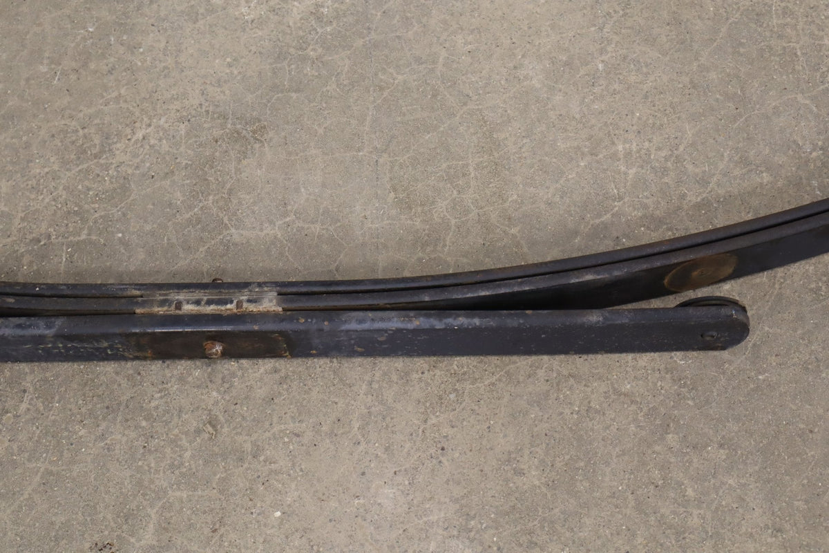 1999-2007 Chevrolet Silverado Pair - Rear Leaf Springs 15246971 OEM