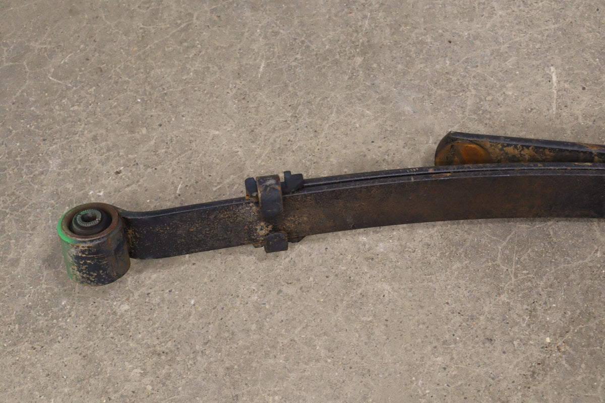 1999-2007 Chevrolet Silverado Pair - Rear Leaf Springs 15246971 OEM