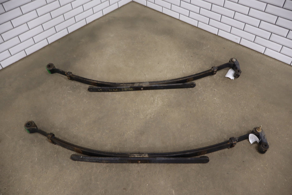 1999-2007 Chevrolet Silverado Pair - Rear Leaf Springs 15246971 OEM