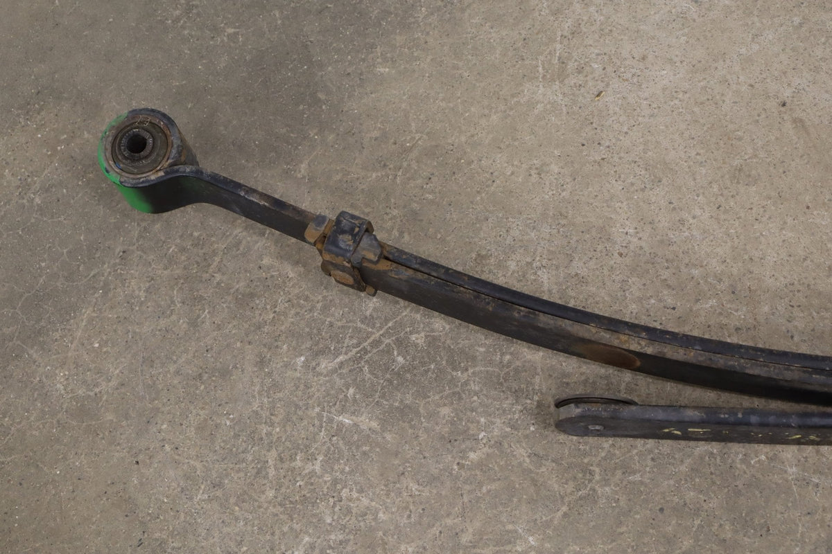 1999-2007 Chevrolet Silverado Pair - Rear Leaf Springs 15246971 OEM
