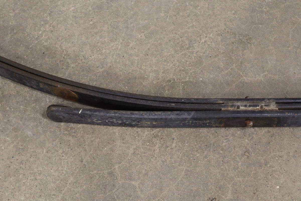 1999-2007 Chevrolet Silverado Pair - Rear Leaf Springs 15246971 OEM