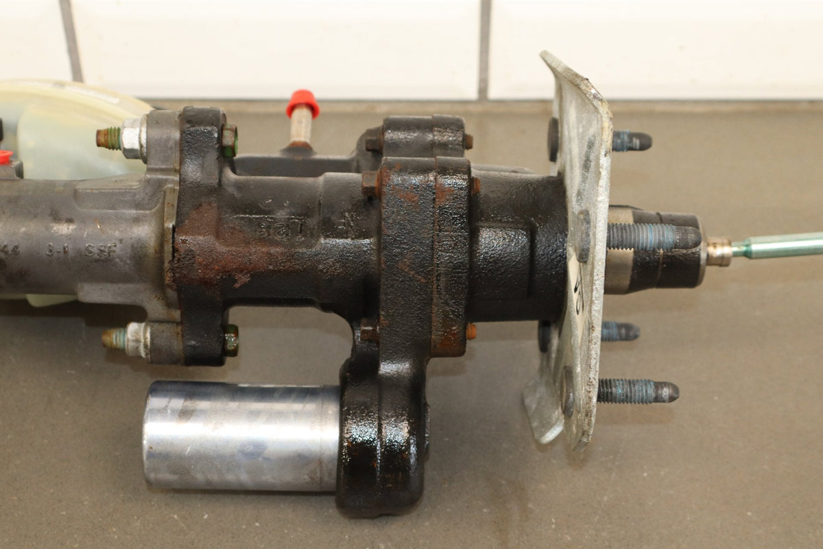 1999-2007 Chevrolet Silverado Power Brake Booster 15861643 OEM