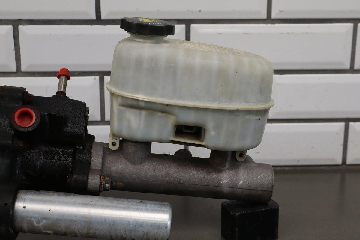 1999-2007 Chevrolet Silverado Power Brake Booster 15861643 OEM