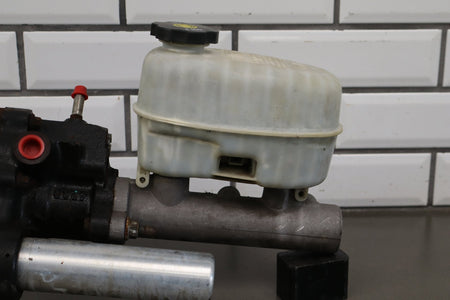 1999-2007 Chevrolet Silverado Power Brake Booster 15861643 OEM