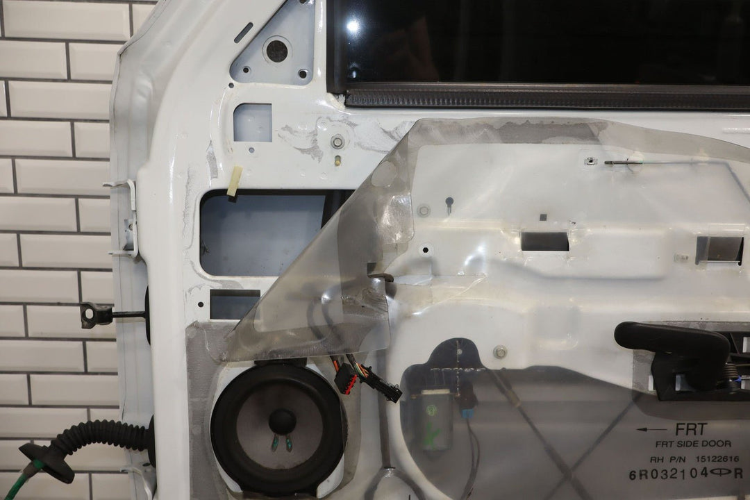 1999 - 2007 Chevrolet Tahoe Right Front Door White 50U 15017224