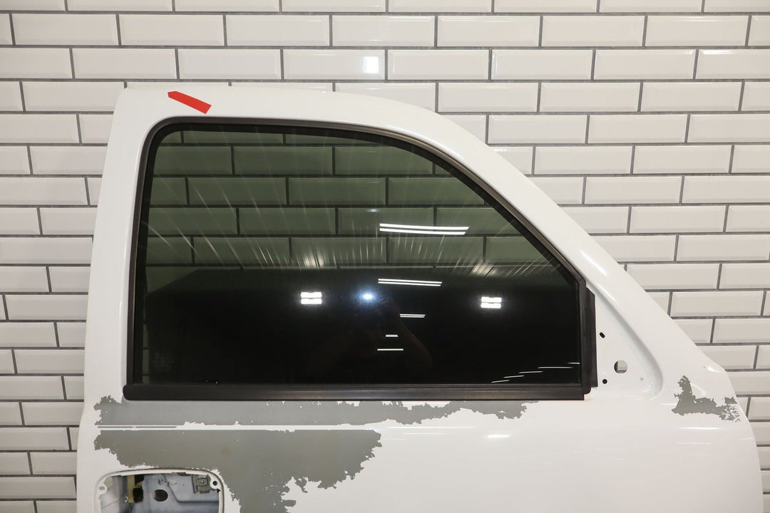 1999 - 2007 Chevrolet Tahoe Right Front Door White 50U 15017224