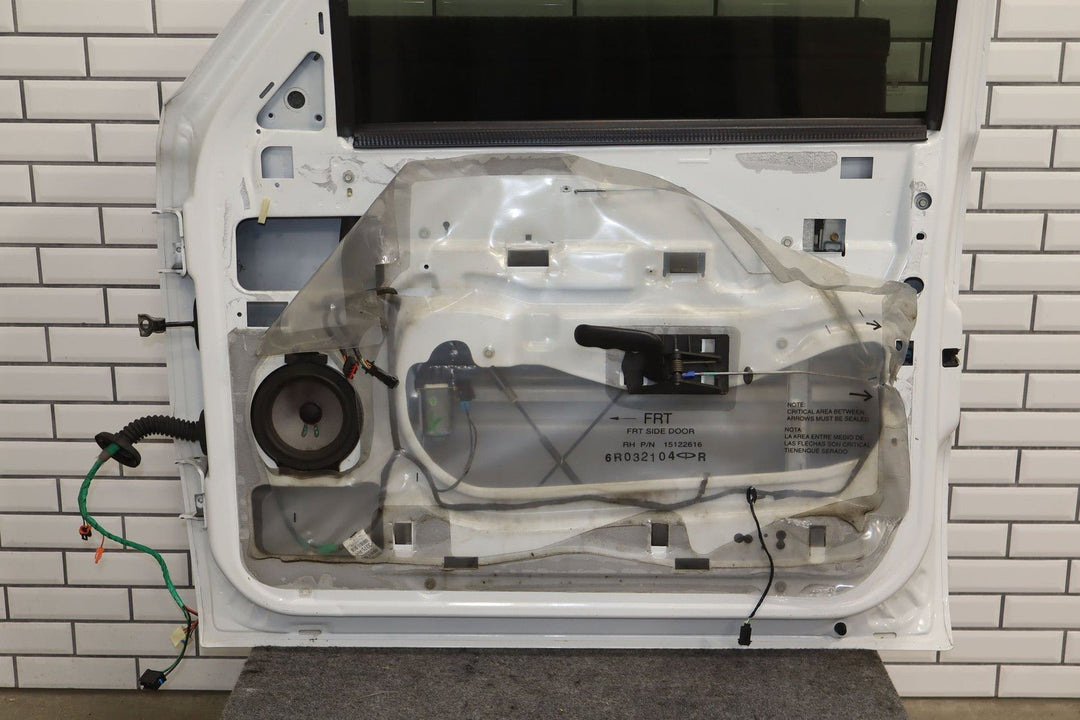 1999 - 2007 Chevrolet Tahoe Right Front Door White 50U 15017224