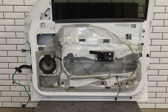 1999 - 2007 Chevrolet Tahoe Right Front Door White 50U 15017224