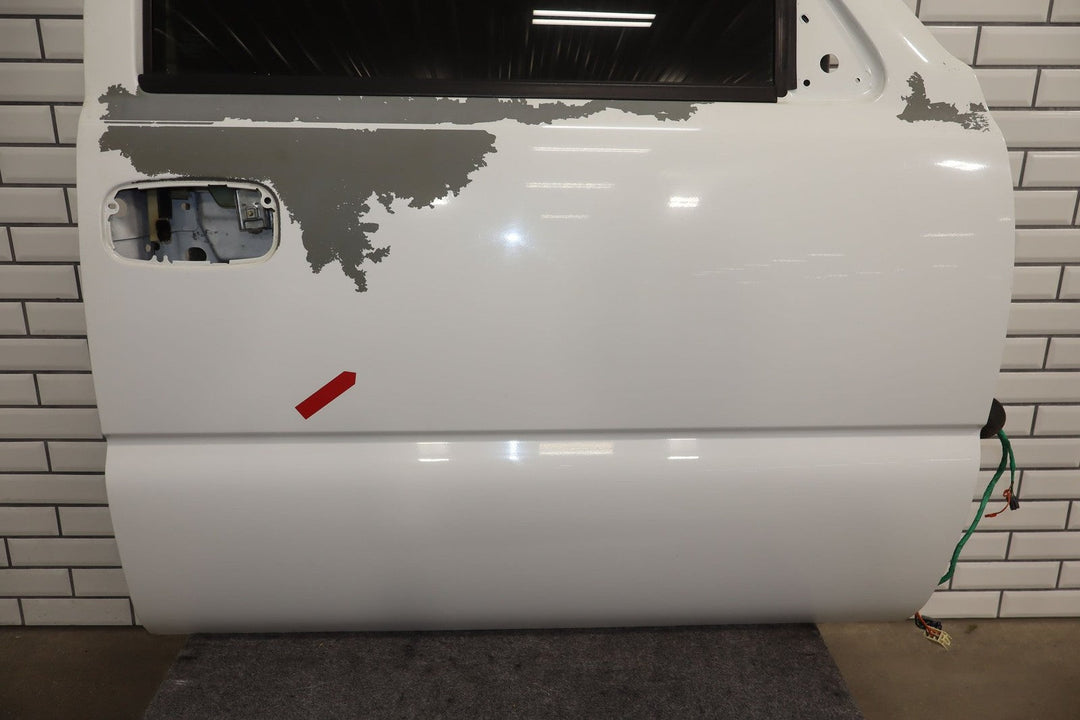 1999 - 2007 Chevrolet Tahoe Right Front Door White 50U 15017224