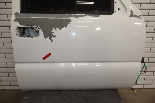1999 - 2007 Chevrolet Tahoe Right Front Door White 50U 15017224