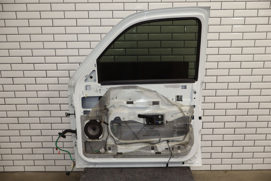 1999 - 2007 Chevrolet Tahoe Right Front Door White 50U 15017224