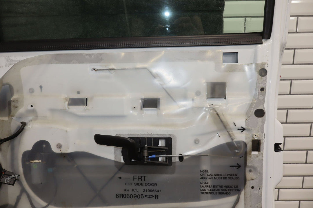 1999 - 2007 Chevrolet Tahoe Right Front Door White 50U 15017224