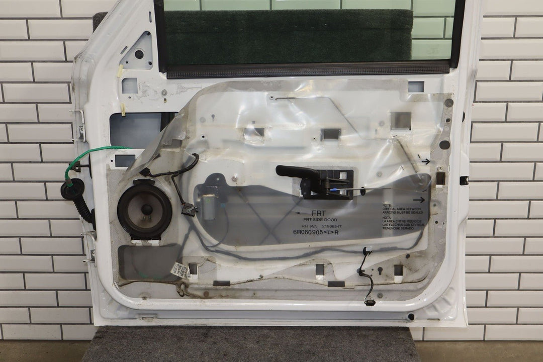 1999 - 2007 Chevrolet Tahoe Right Front Door White 50U 15017224