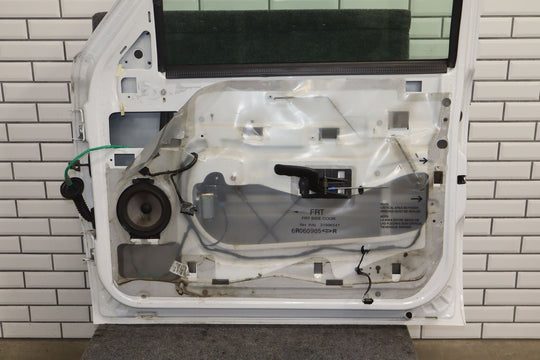 1999 - 2007 Chevrolet Tahoe Right Front Door White 50U 15017224