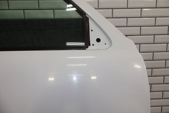 1999 - 2007 Chevrolet Tahoe Right Front Door White 50U 15017224
