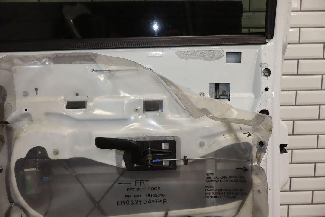 1999 - 2007 Chevrolet Tahoe Right Front Door White 50U 15017224