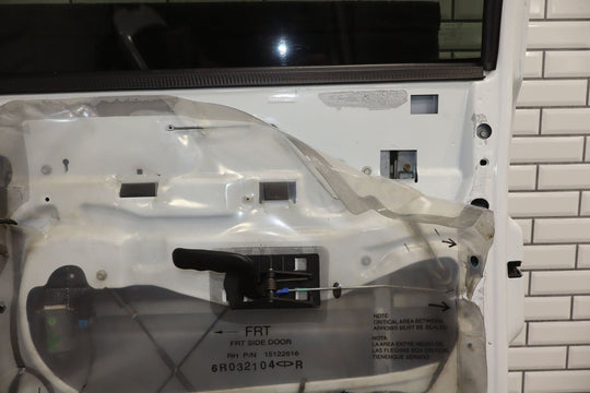 1999 - 2007 Chevrolet Tahoe Right Front Door White 50U 15017224