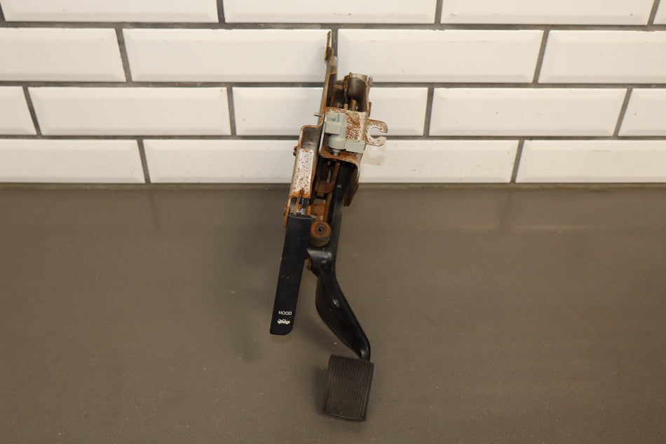 1999-2007 Ford F-250 Super Duty Emergency Brake Handle/ Pedal 3C3Z-2780-CA OEM