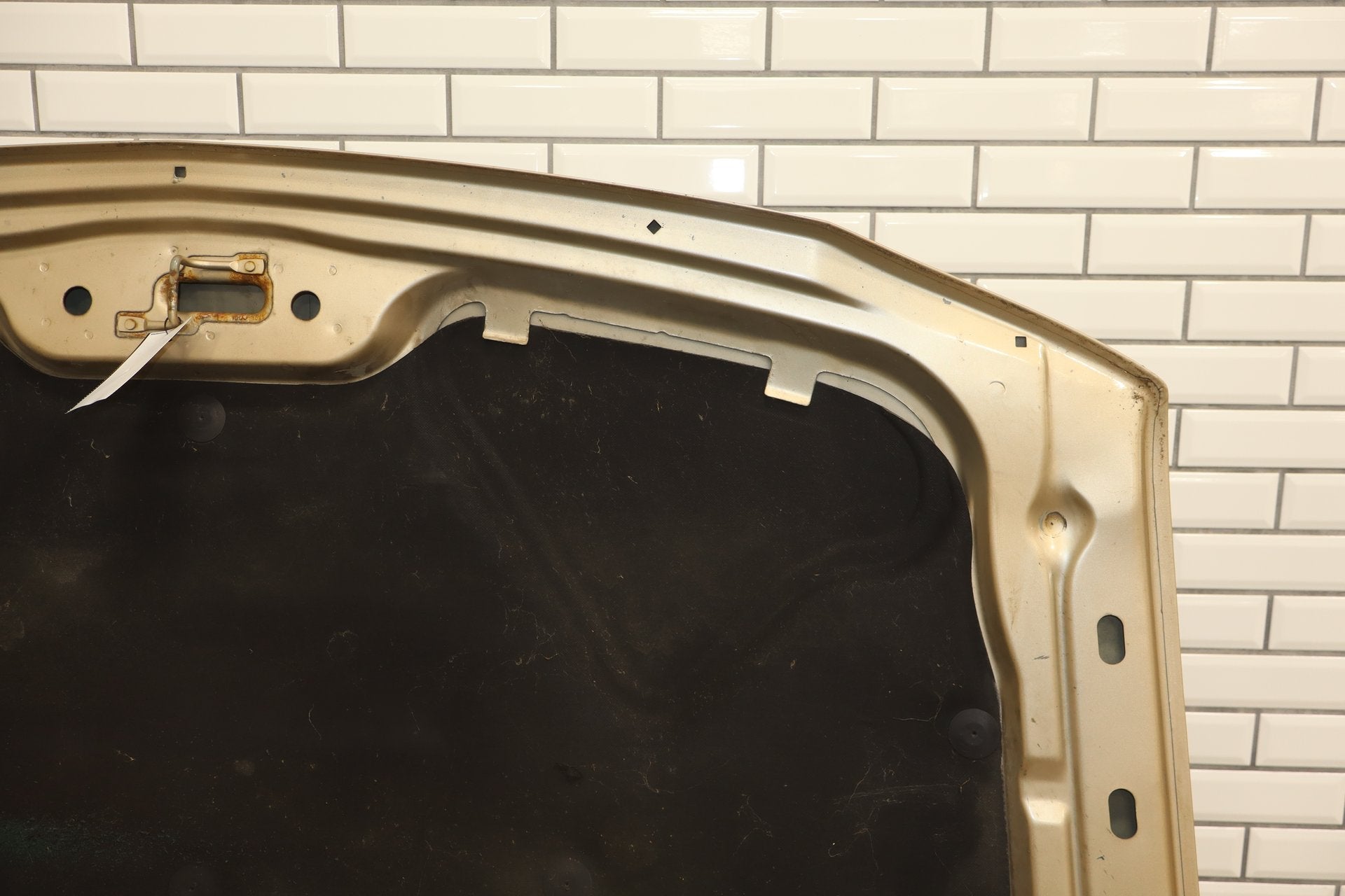 1999-2007 GMC Sierra 2500 2500HD Hood sand beige metallic 15u 12477699