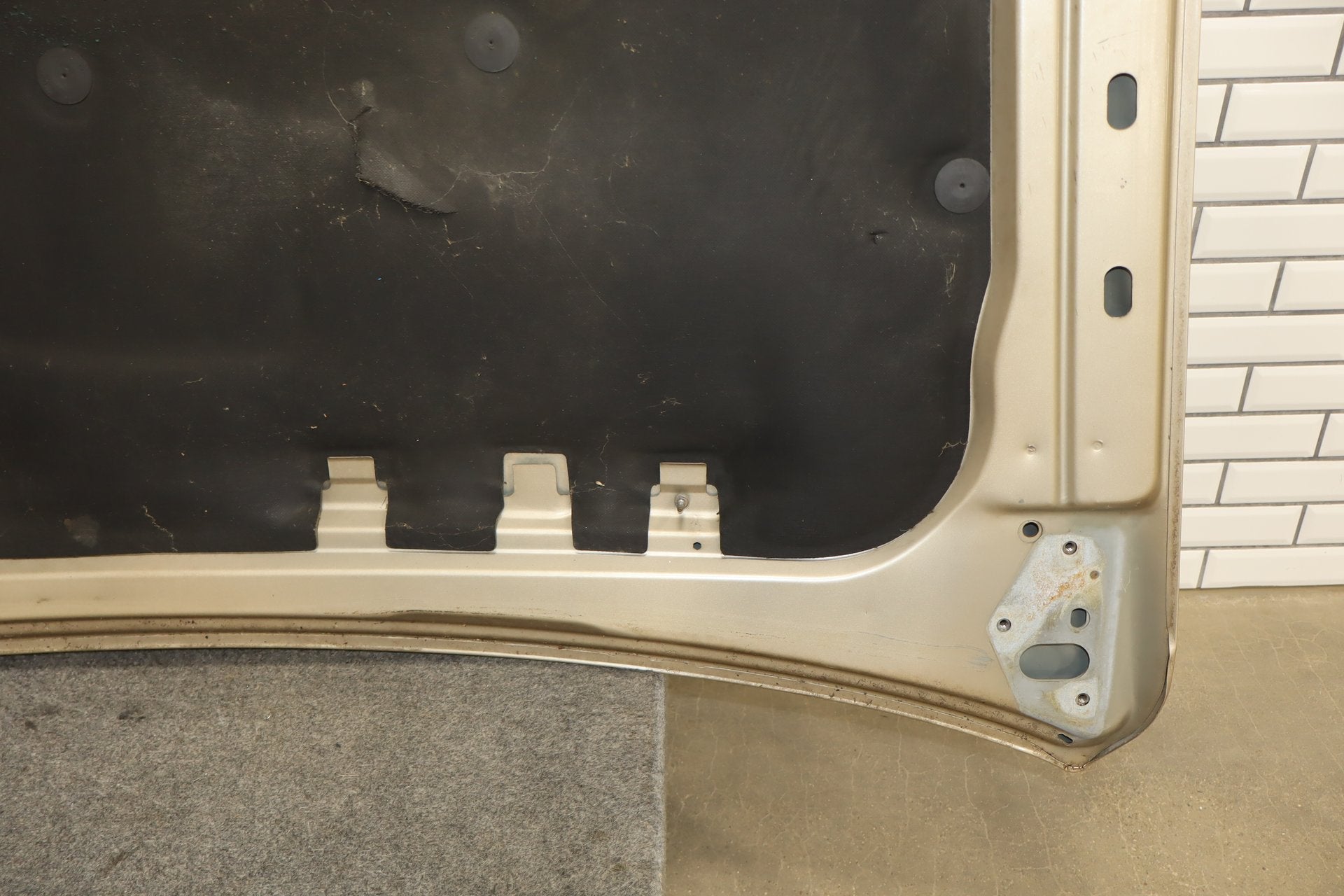 1999-2007 GMC Sierra 2500 2500HD Hood sand beige metallic 15u 12477699