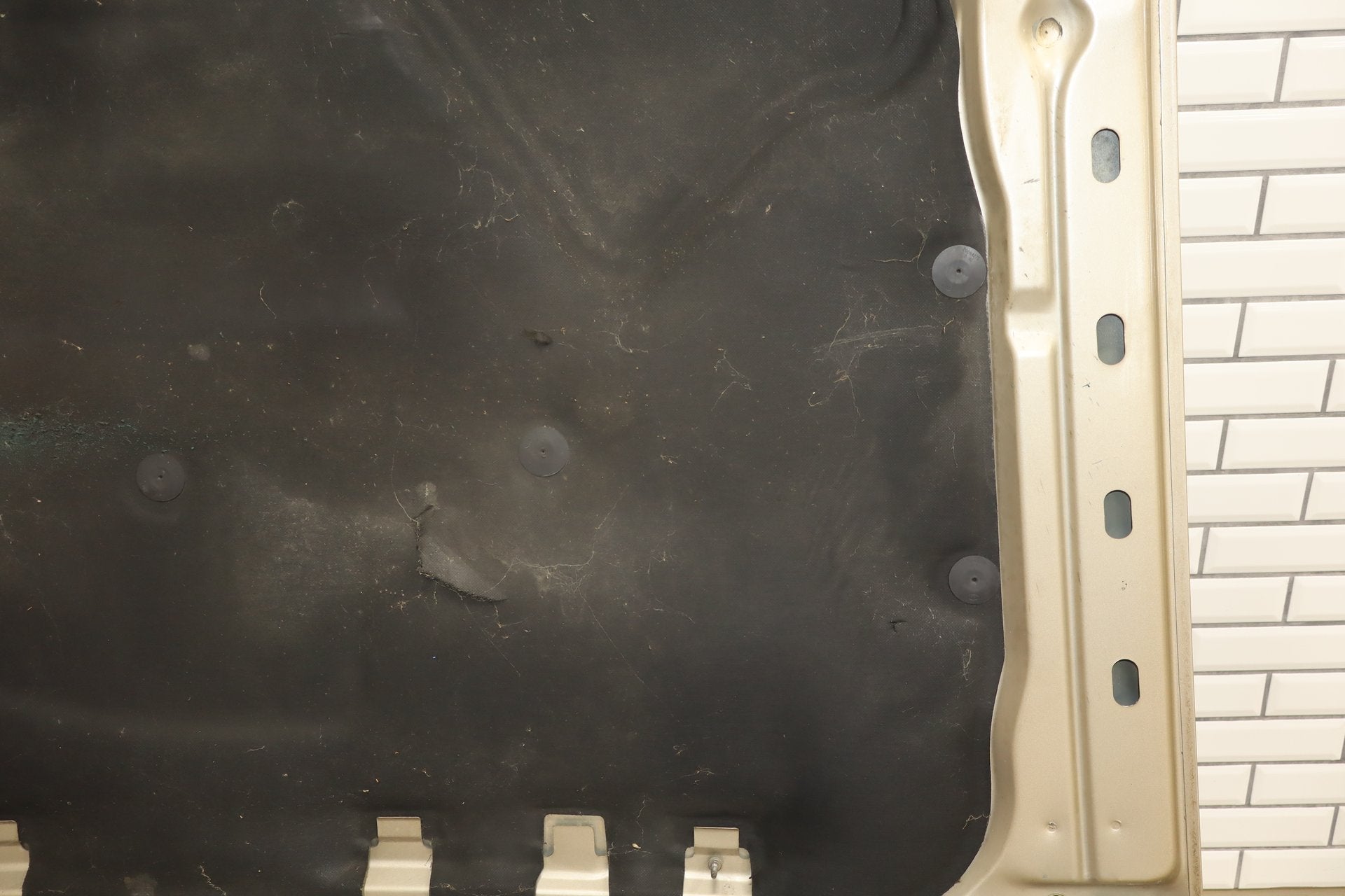 1999-2007 GMC Sierra 2500 2500HD Hood sand beige metallic 15u 12477699