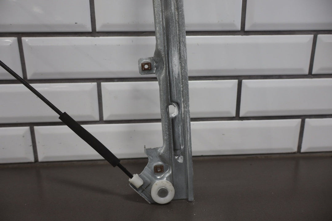 1999 - 2007 GMC Sierra Right Front Door Regulator Motor Tested 19120847 OEM