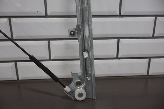 1999 - 2007 GMC Sierra Right Front Door Regulator Motor Tested 19120847 OEM