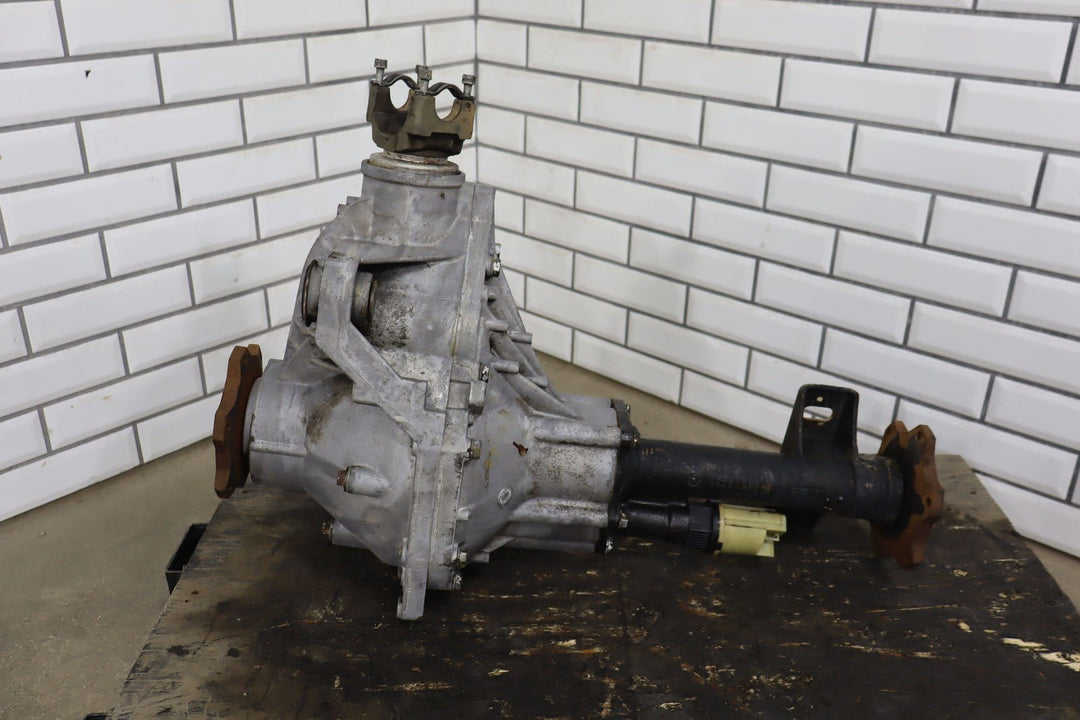 1999 - 2010 Chevy GMC 2500HD 4.10 Ratio Front Differential Carrier GT5 OEM