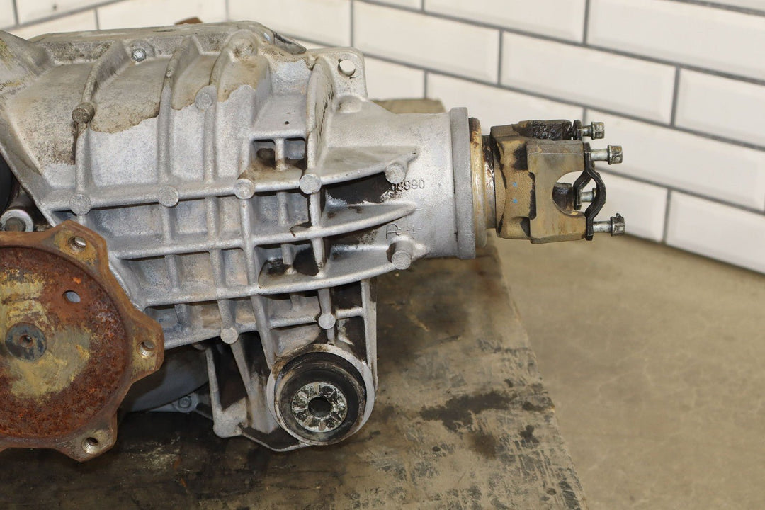 1999 - 2010 Chevy GMC 2500HD 4.10 Ratio Front Differential Carrier GT5 OEM