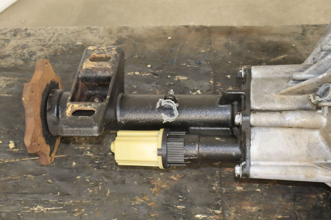 1999 - 2010 Chevy GMC 2500HD 4.10 Ratio Front Differential Carrier GT5 OEM