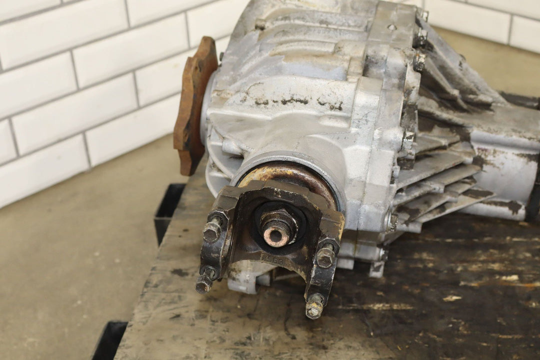 1999 - 2010 Chevy GMC 2500HD 4.10 Ratio Front Differential Carrier GT5 OEM